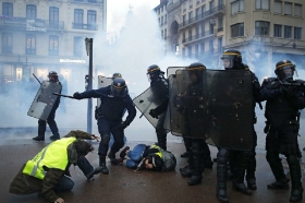 اعتراضات و نا آرامی های اخیر فرانسه در گفتگو با دکتر حنیف غفاری